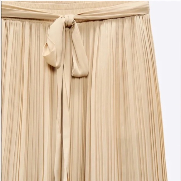 ZARA PLEATED PALAZZO PANTS - Picture 3 of 6